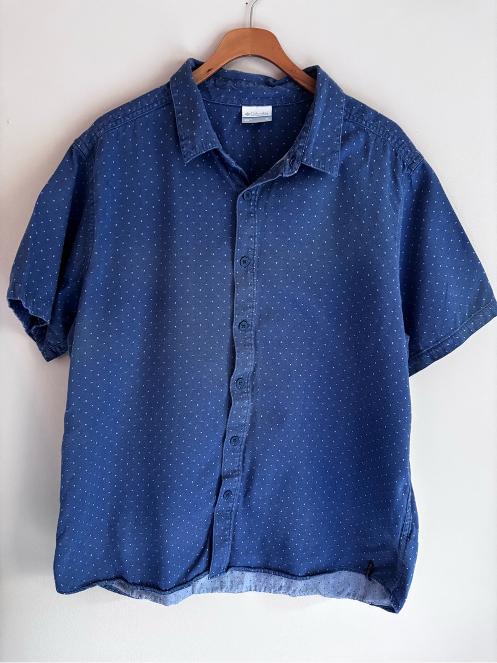 Columbia Sportswear Mens XL Blue Dot Short Sleeve Button Down Shirt 100% Cotton